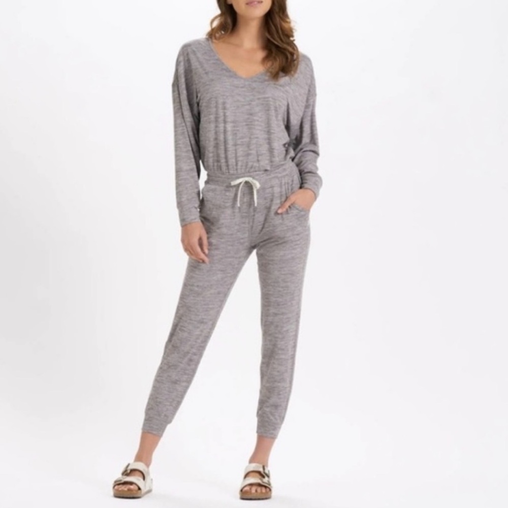 Vuori Heather Gray Long Sleeve V-Neck Jumpsuit